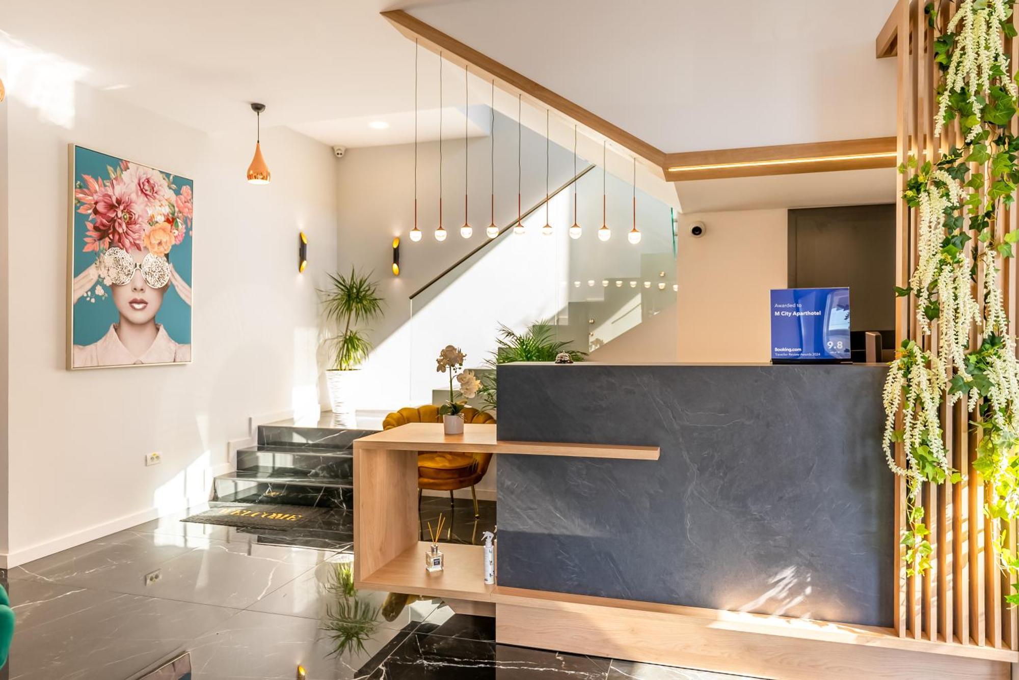 M City Aparthotel Arad Zewnętrze zdjęcie
