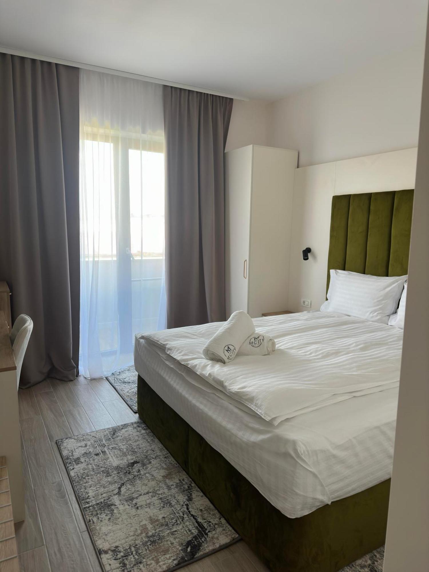 M City Aparthotel Arad Zewnętrze zdjęcie